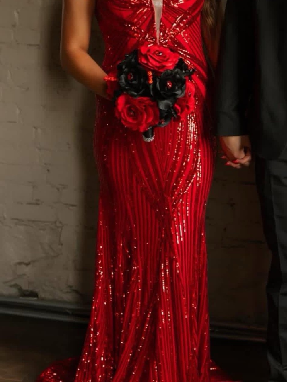 Jovani Sequin Plunge Mermaid Dress - Women - Picture 2 of 3